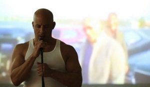 Vin Diesel rend hommage à Paul Walker en chanson