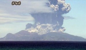 Les habitants d'une petite île japonaise évacués après l'éruption d'un volcan