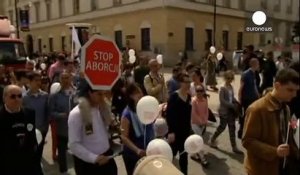 Pro-Life et poussettes dans les rues de Pologne