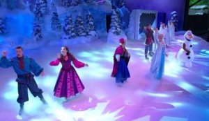 Les stars se rafraîchissent avec la "Reine des Neiges" à Disneyland Paris