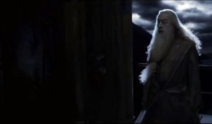 Shia LaBeouf motive Draco Malfoy à tuer Dumbledore (Harry potter parodie)