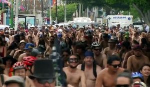 Des centaines de cyclistes à moitié nus défilent au Mexique