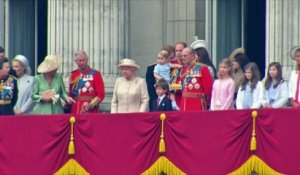 Londres célèbre le 89ème anniversaire de la reine, réapparition de Kate en public