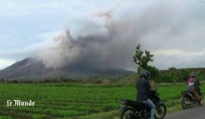 Le réveil du volcan Sinabung en Indonésie