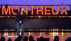 Alex Lutz victime d'un malaise en plein spectacle, il interrompt son sketch !