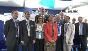 Ségolène Royal visite le pavillon Corac : innovations des constructeurs et des opérateurs aériens en faveur du climat