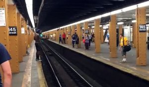 Fail : sauter par-dessus les rails du métro