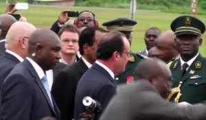 Au Cameroun, Hollande appuie la lutte contre Boko Haram