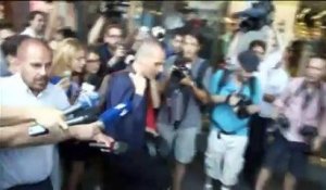 Grèce : "Dégagez !", lance Varoufakis aux journalistes