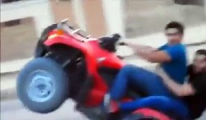 Fail : Wheeling en quad qui finit en crash