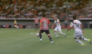 Pato humilie deux joueurs de Vasco !