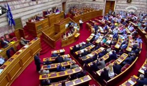 Le parlement grec approuve les nouvelles propositions de Tsipras
