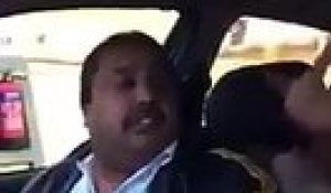 Des racistes terrorisent un chauffeur de Taxi étranger en Angleterre