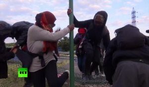 Les migrants de Calais convergent vers le terminal de Coquelles