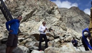 Ueli Steck au sommet des 82 4000' des Alpes