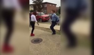 Une policière américaine règle un conflit en dansant