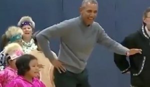 Quand Obama se lâche et danse avec des enfants !