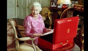 Elizabeth II bat le record de longévité sur le trône britannique