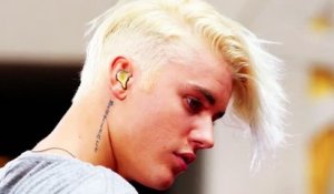 Justin Bieber dévoile ses cheveux blonds platine dans le Today Show