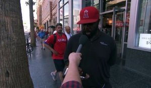 Jimmy Kimmel montre un "Iphone 6s" aux passants