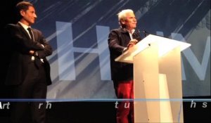 Yann Arthus-Bertrand fait citoyen d'honneur de la ville de Cannes