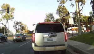 Une Dashcam filme une scène invraisemblable en Californie