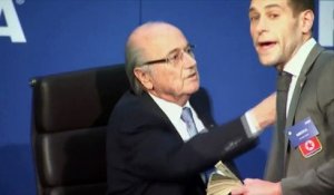 FIFA : Sepp Blatter officiellement poursuivi par la justice, Platini impliqué