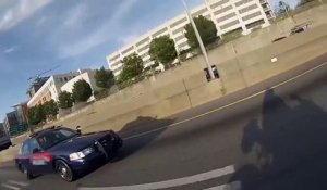 Un policier se prend un "fuck" d'un motard