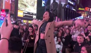 Demi Lovato met le feu à Times Square