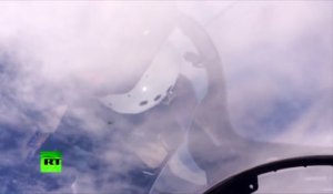 L’appareil inconnu a été filmé volant dans le ciel syrien