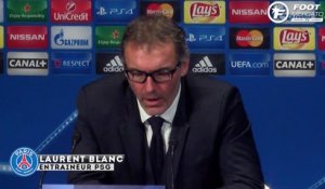 Blanc fustige ses attaquants