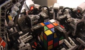 Ils inventent une machine pour résoudre les Rubik's Cube !