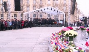 Une cérémonie d'hommage aux victimes des attentats émouvante mais clairsemée