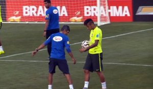 Ballon d'Or - T. Silva : "Petit avantage à Messi"