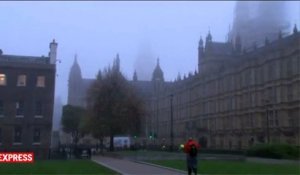 Un brouillard impressionnant paralyse le Royaume-Uni