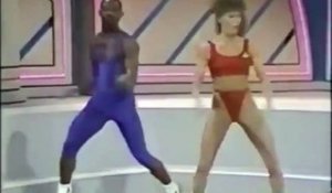 Séance d'Aérobic sur de la dance en mode année 80!