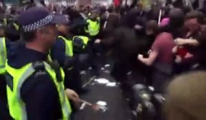 Affrontements entre étudiants et policiers à Londres sur le coût des études