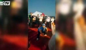 Maradona fait le show avec une danse enflammée