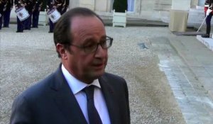 François Hollande, hommage à Helmut Schmidt
