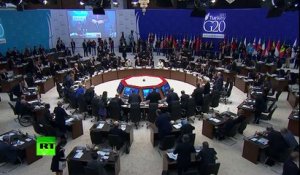 Les membres du G20 observent une minute de silence en hommage aux victimes de l'attentat
