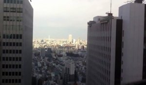 Deux Buildings semblent vouloir s'effondrer lors du Séisme au Japon du 14 Novembre 2015