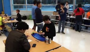 Nouveau record du monde de Rubik's Cube en 4,90 secondes