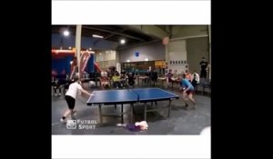 Head pong, un sport de dingue entre le foot et le ping pong