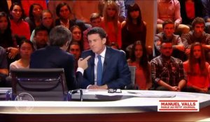 "Moi aussi j'ai la boule au ventre, j'ai quatre gamins" : Manuel Valls parle des attentats du 13 novembre