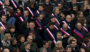 Attentats de Paris: hommage "national et républicain" aux Invalides