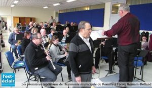 Les premières répétitions de l'harmonie municipale de Romilly à l'école Romain-Rolland