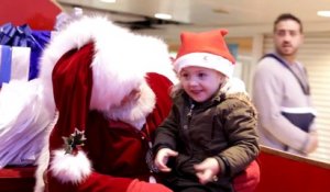 Une enfant sourde et muette va avoir la surprise de pouvoir signer avec le Père Noël