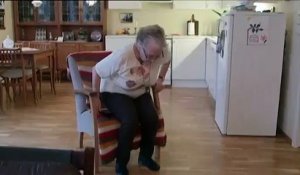 A 90 ans, la Norvégienne Ase Marie jongle toute la journée avec son ballon de foot