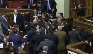 Bagarre générale au Parlement ukrainien