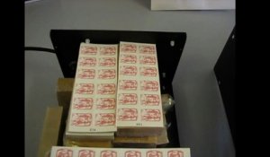 Les Douanes saisissent 81.600 timbres contrefaits à l'aéroport de Lyon